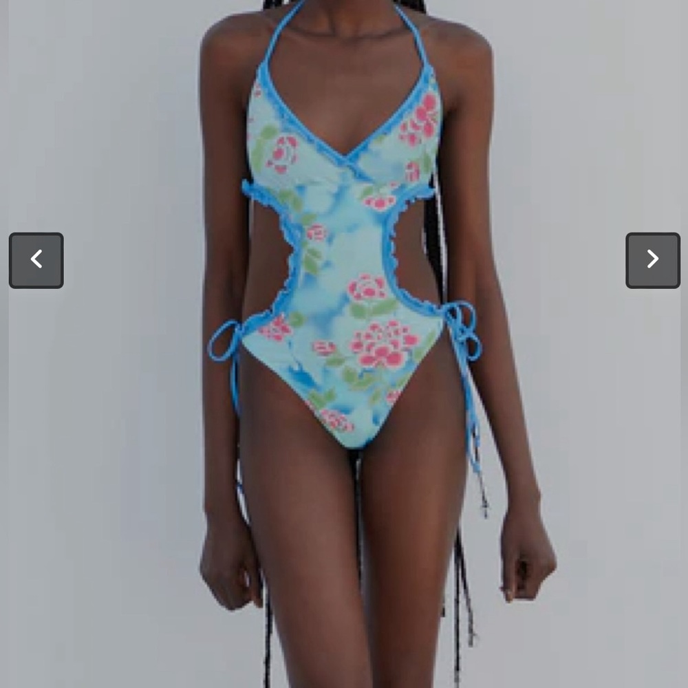 Frankie’s Bikinis Moniki Blue XS